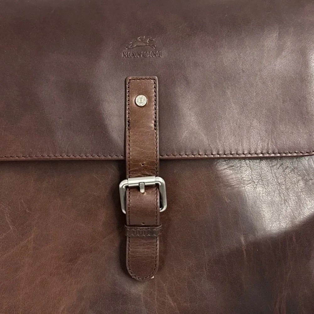 Mancini Buffalo Messenger Bag for 12